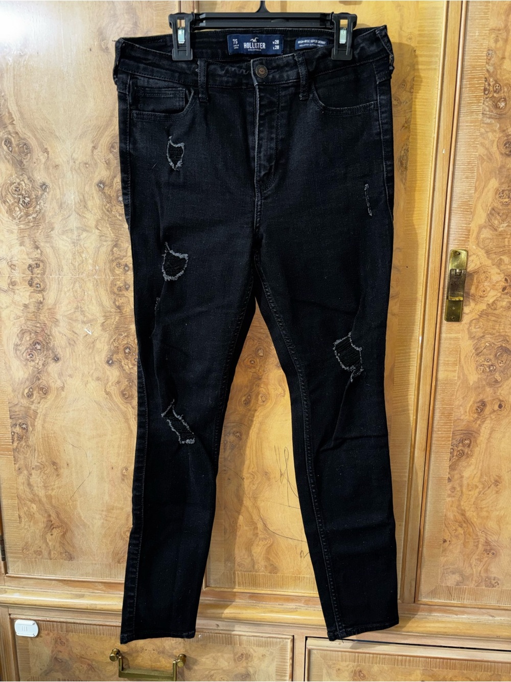 Hollister Black Distressed High-Rise Skinny Jeans - Women's size 7s 28x28